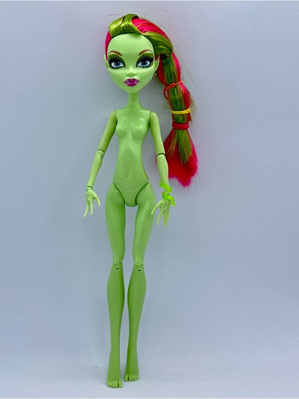 Mattel Monster High Venus McFlytrap Music Festival Doll Green 2008 Nude Bracelet